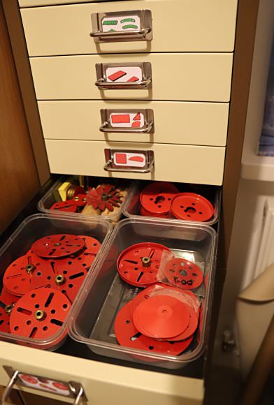 Compartments in the filing cabinet
