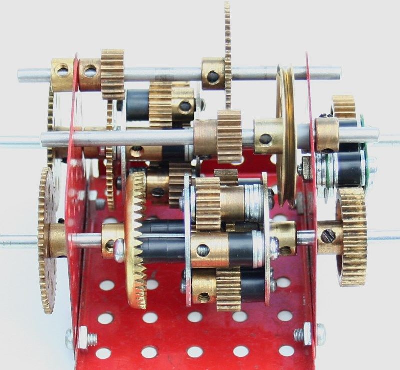 Figure 10: Alternative transmission with spur gear steering differential