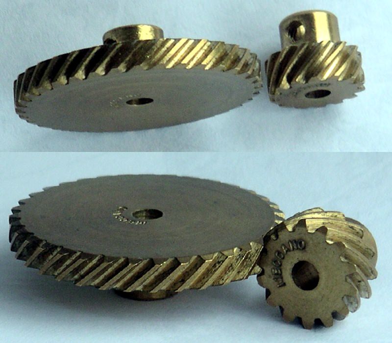 Figure 1: Meccano helical gears, parts 211a and 211b
