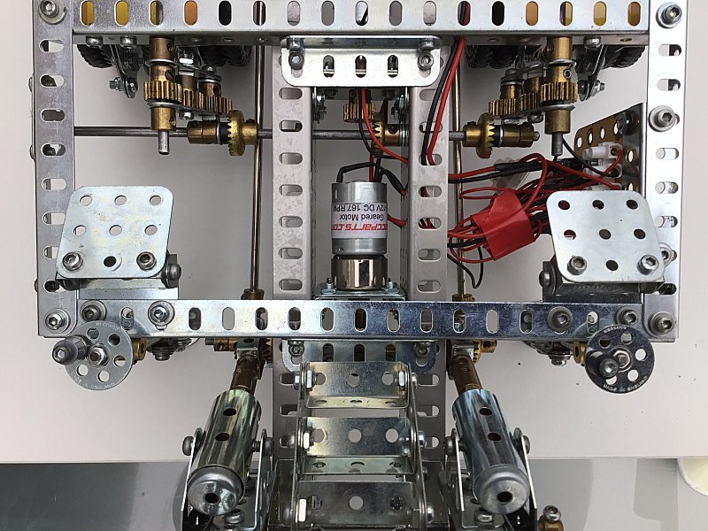 Figure 12: Suspension jacking drive to bogie crowns