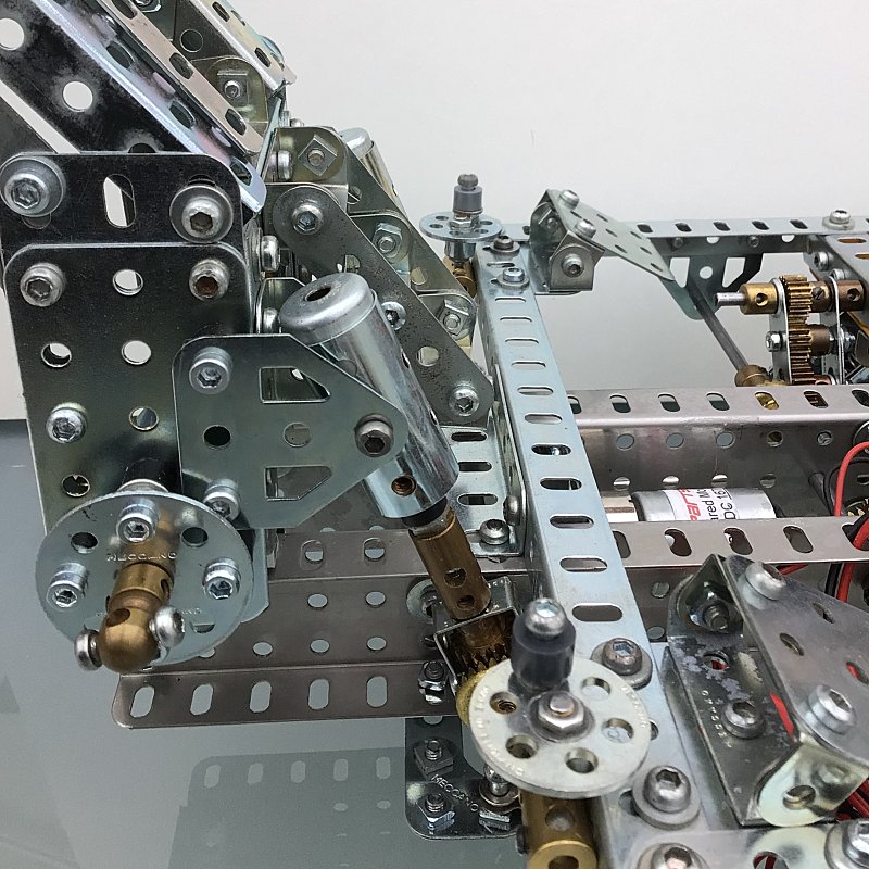 Figure 14: Gooseneck hinge and jacks