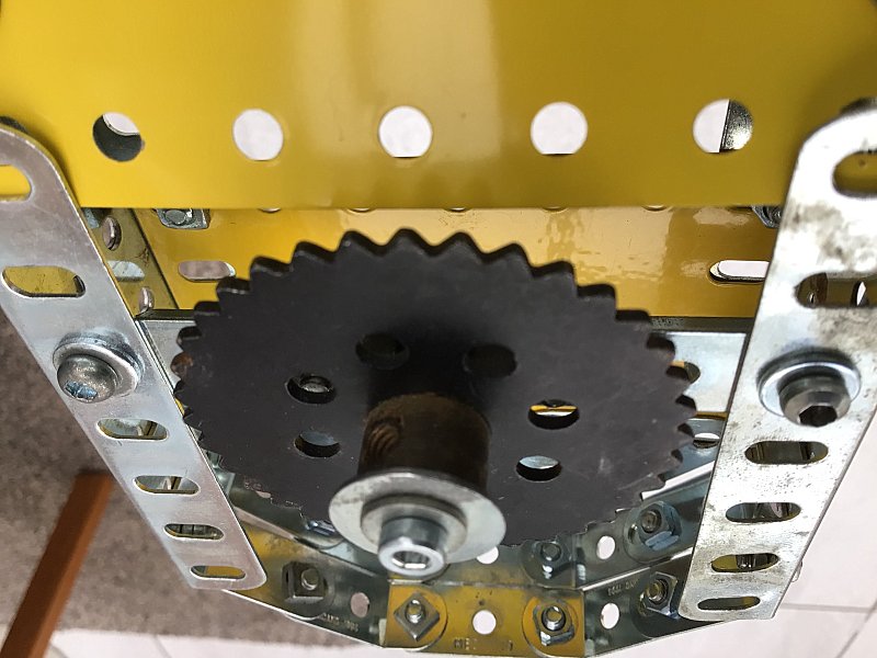 Figure 15: Fifth wheel king pin
