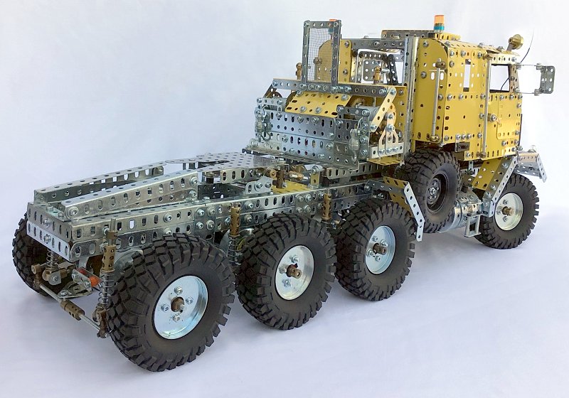 Right-hand side ¾ rear view