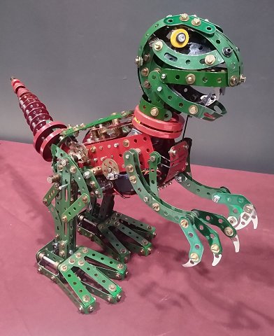 Fabian Kaufmann’s walking RoboCiraptor