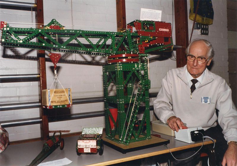 Len Spink with his block-setting crane