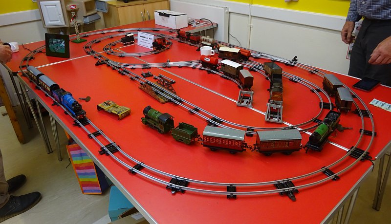 Peter Wood’s Hornby tinplate tabletop layout
