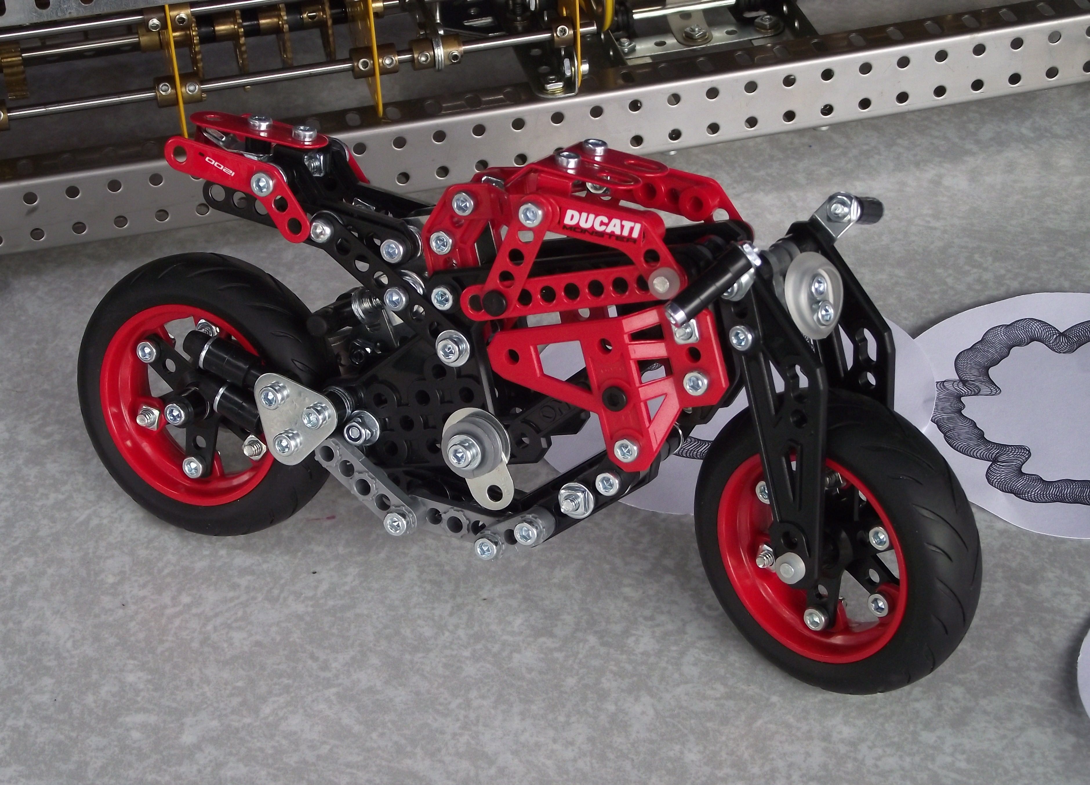 Meccano motorcycle by Gerald Hart
