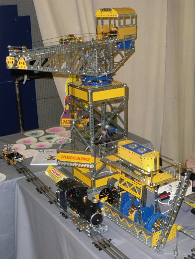 Brian Elvidge’s crane and marine engine, with Chris Warrell’s Hunslet locomotive in the foreground