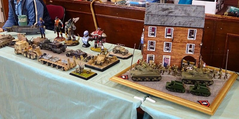 Military figurines and dioramas